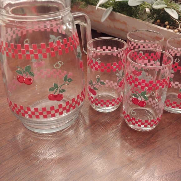 Kig Malaysia Vintage Glass drinking pitcher and red cherries and checkers - Picture 1 of 3